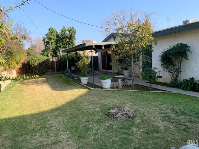 916 Alandale Avenue, Bakersfield, CA 93308