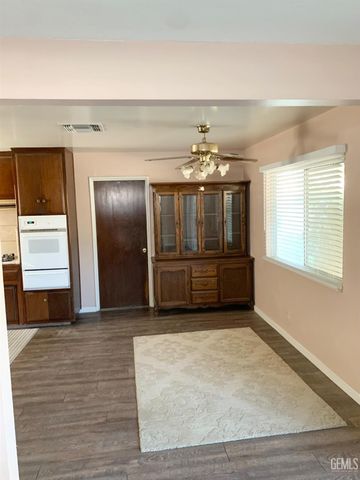 916 Alandale Avenue, Bakersfield, CA 93308