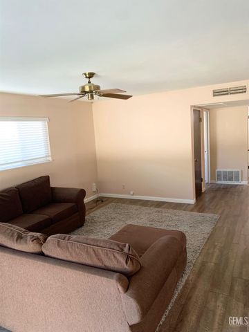 916 Alandale Avenue, Bakersfield, CA 93308