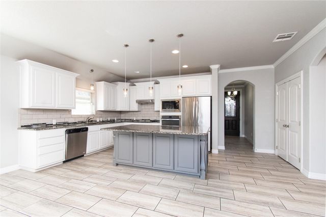 2909 Crystal Ann DR, Temple, TX 76502