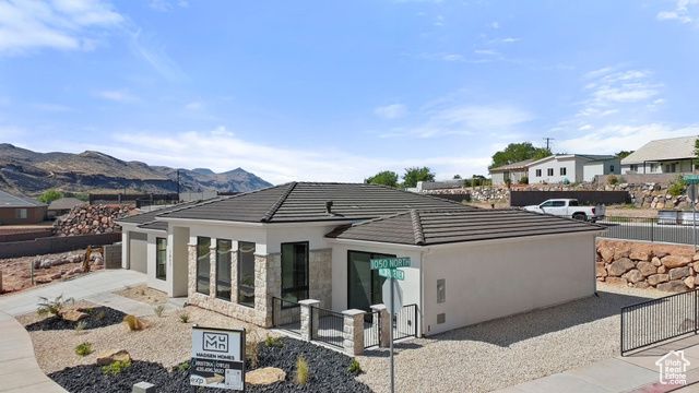 1043 N FALCON VW, Hurricane, UT 84737
