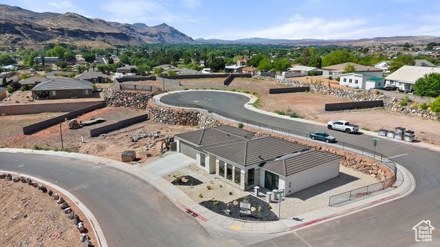 1043 N FALCON VW, Hurricane, UT 84737