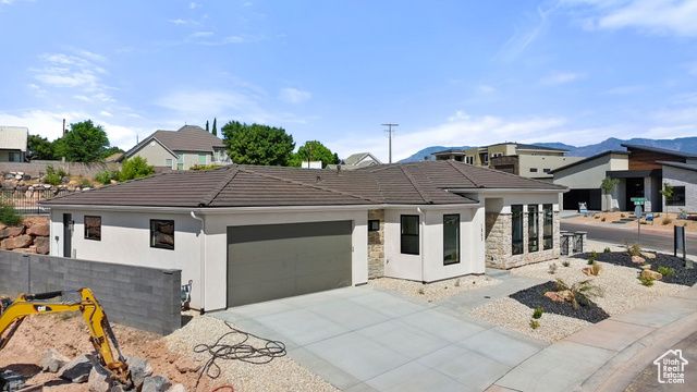 1043 N FALCON VW, Hurricane, UT 84737