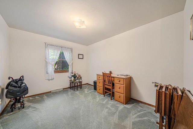 3225 S SCARLET OAK LANE, Appleton, WI 54915