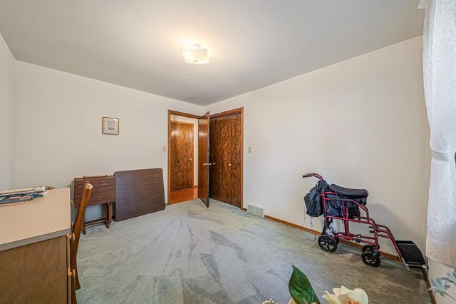 3225 S SCARLET OAK LANE, Appleton, WI 54915
