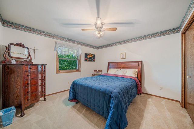 3225 S SCARLET OAK LANE, Appleton, WI 54915
