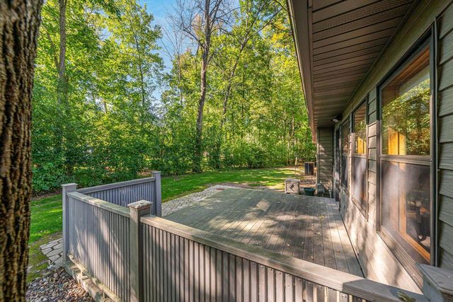 3225 S SCARLET OAK LANE, Appleton, WI 54915