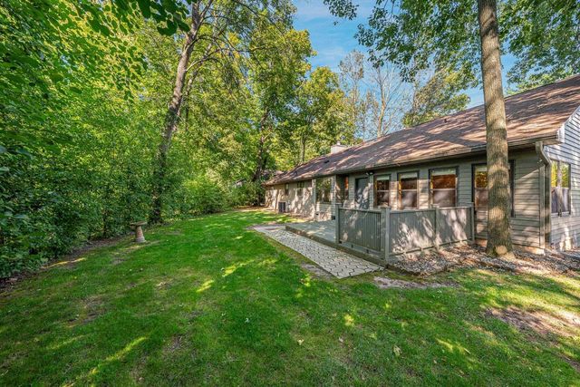 3225 S SCARLET OAK LANE, Appleton, WI 54915