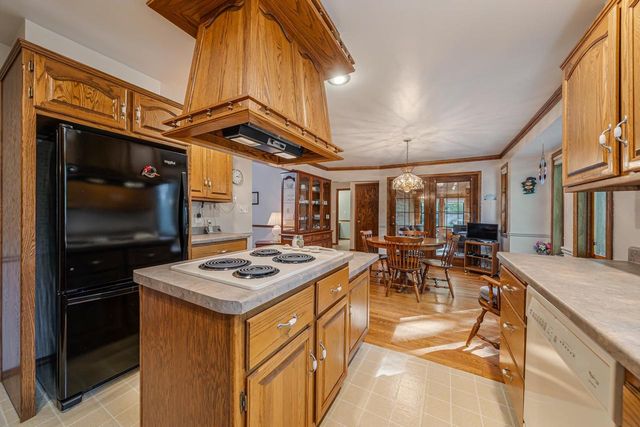 3225 S SCARLET OAK LANE, Appleton, WI 54915
