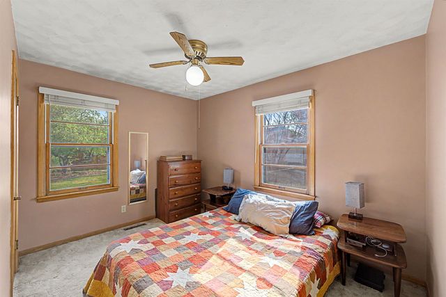 2479 Robin Rd, Salina, KS 67401