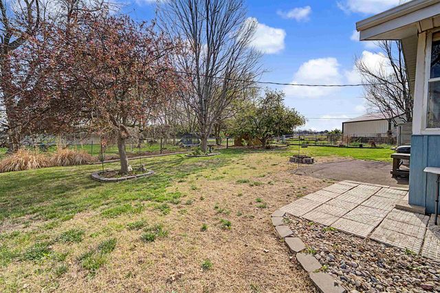 2479 Robin Rd, Salina, KS 67401