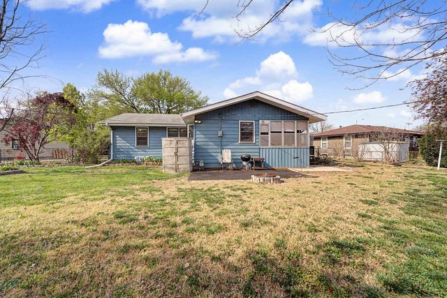 2479 Robin Rd, Salina, KS 67401
