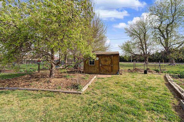 2479 Robin Rd, Salina, KS 67401