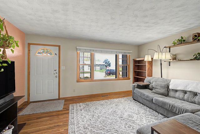 2479 Robin Rd, Salina, KS 67401