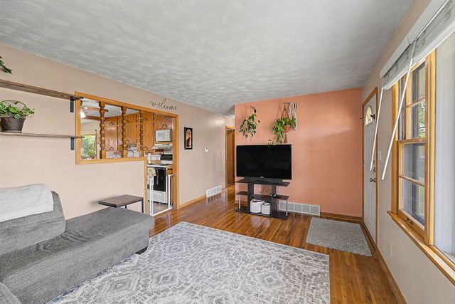 2479 Robin Rd, Salina, KS 67401