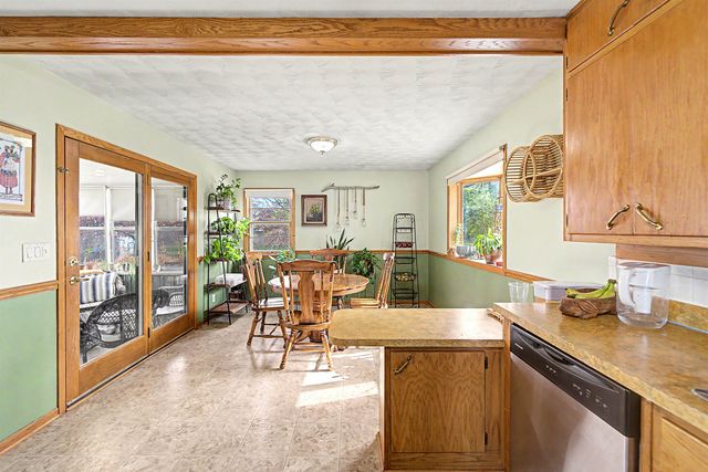 2479 Robin Rd, Salina, KS 67401