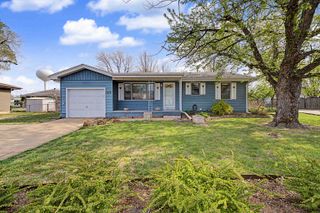 2479 Robin Rd, Salina, KS 67401