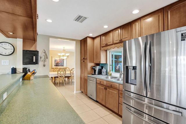 3001 NE 45th Street, Lighthouse Point, FL 33064