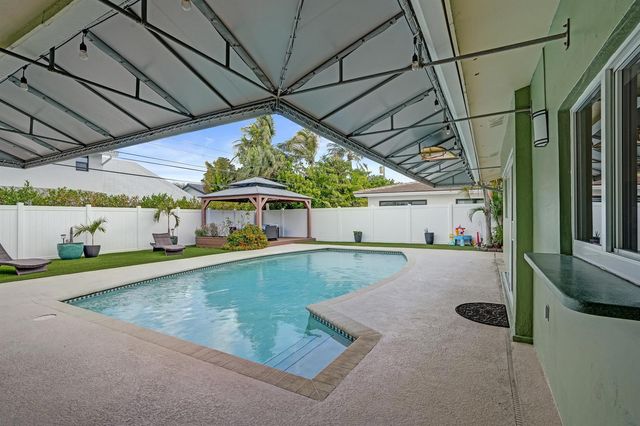 3001 NE 45th Street, Lighthouse Point, FL 33064