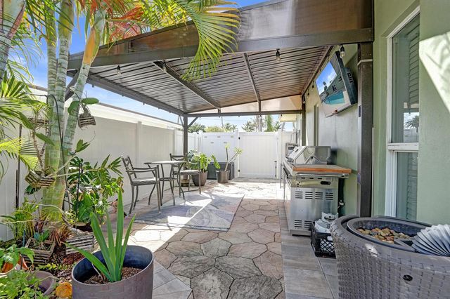 3001 NE 45th Street, Lighthouse Point, FL 33064