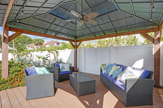 3001 NE 45th Street, Lighthouse Point, FL 33064