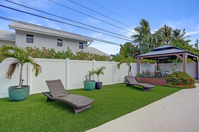 3001 NE 45th Street, Lighthouse Point, FL 33064