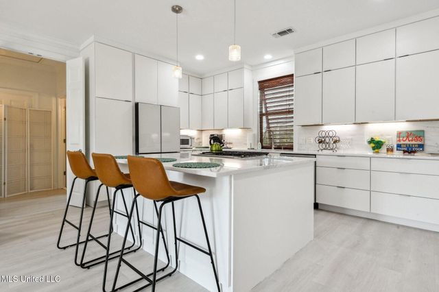 500 Fell Street, Waveland, MS 39576