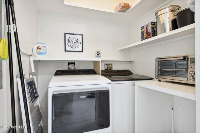 500 Fell Street, Waveland, MS 39576