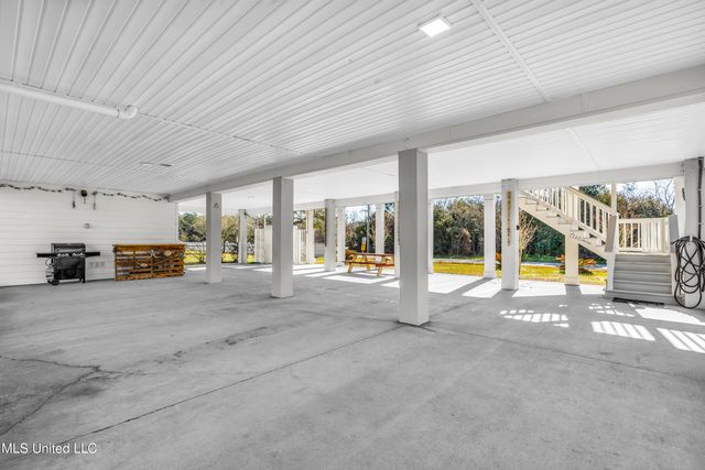 500 Fell Street, Waveland, MS 39576