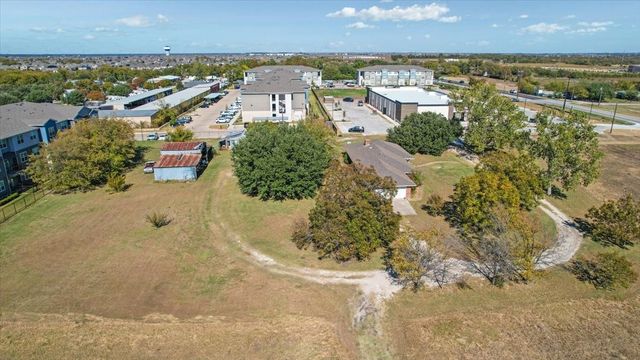 1711 FM 1385, Aubrey, TX 76227