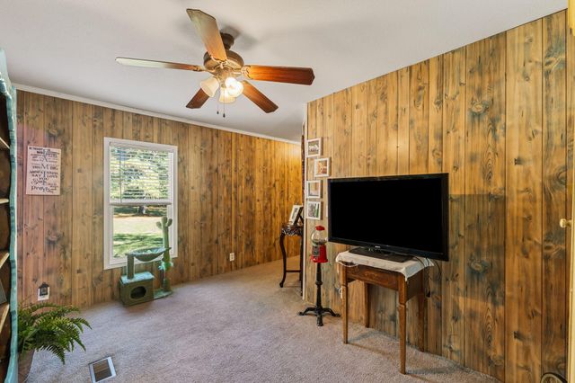 15 Double R Ln., Columbia, MS 39429