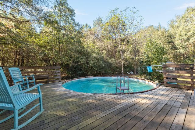 15 Double R Ln., Columbia, MS 39429