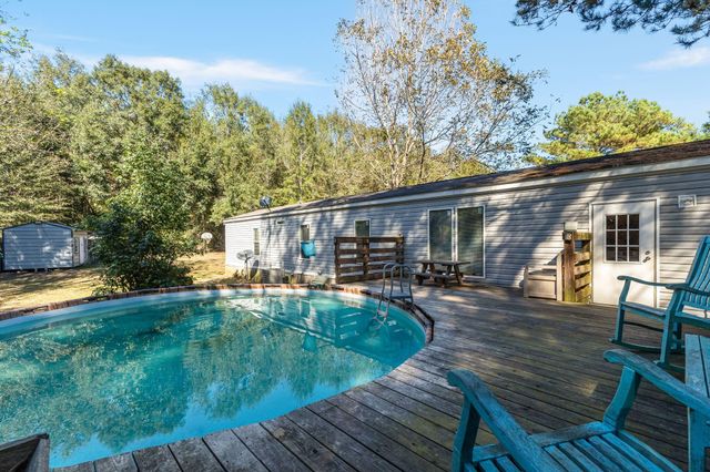 15 Double R Ln., Columbia, MS 39429