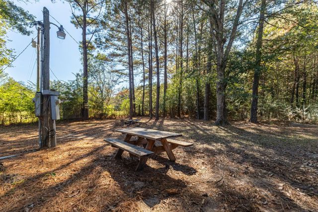 15 Double R Ln., Columbia, MS 39429