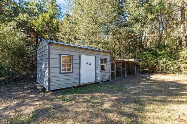 15 Double R Ln., Columbia, MS 39429