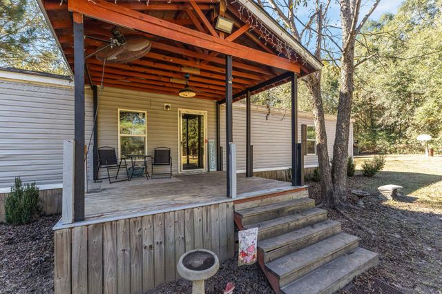 15 Double R Ln., Columbia, MS 39429