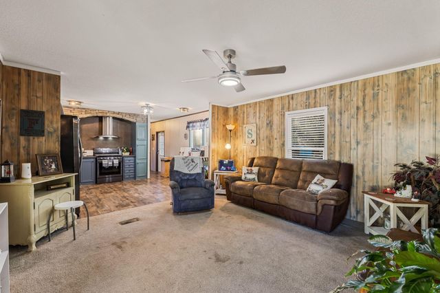 15 Double R Ln., Columbia, MS 39429