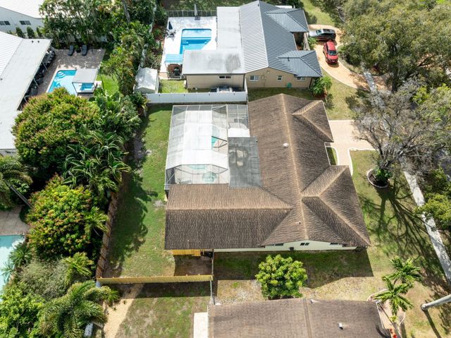 1940 SW 69th Ave, Plantation, FL 33317