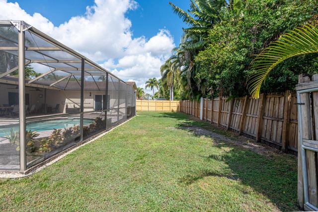 1940 SW 69th Ave, Plantation, FL 33317