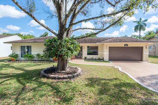 1940 SW 69th Ave, Plantation, FL 33317