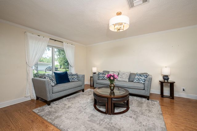 1940 SW 69th Ave, Plantation, FL 33317