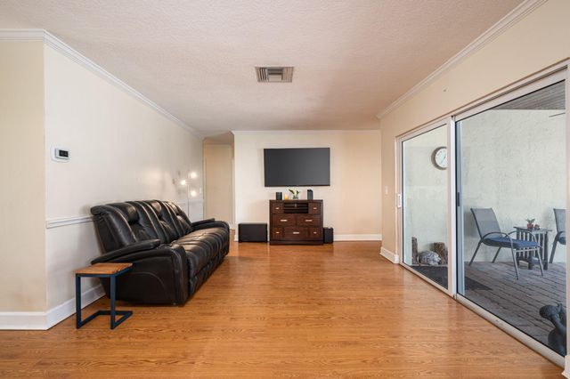 1940 SW 69th Ave, Plantation, FL 33317