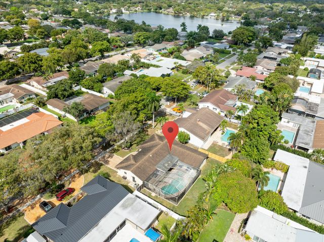 1940 SW 69th Ave, Plantation, FL 33317