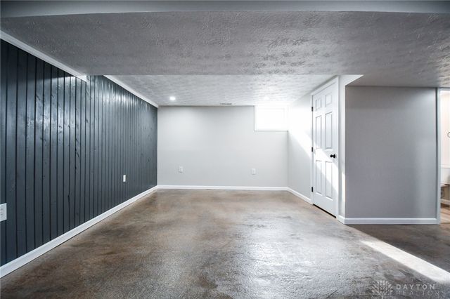 1885 Lake Road, Medway, OH 45341