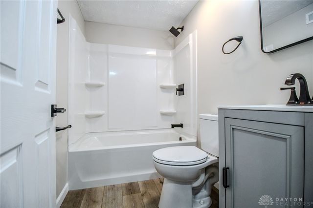 1885 Lake Road, Medway, OH 45341