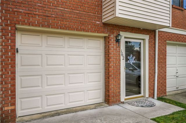 162 Woodhaven Dr, Seven Fields Boro, PA 16046