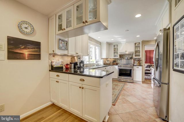 1112 FALLSMEAD WAY, Potomac, MD 20854