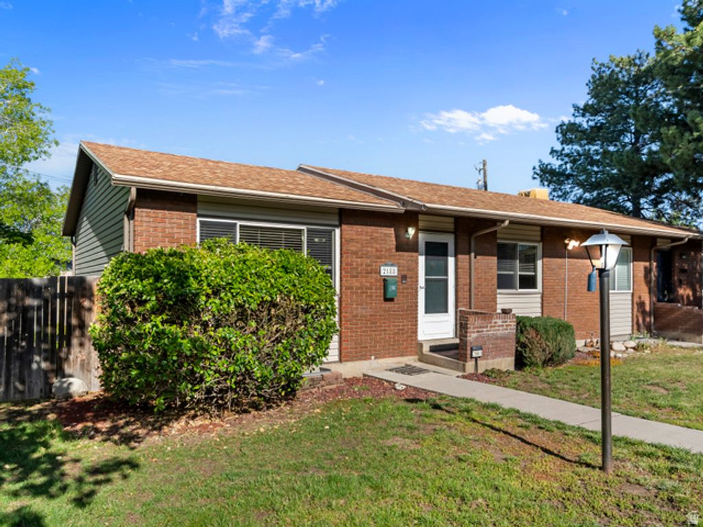 Image 1 of property listing at 2188 E UNION BLVD #B, Cottonwood Heights, UT 84121