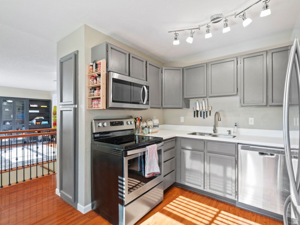 Image 11 of property listing at 2188 E UNION BLVD #B, Cottonwood Heights, UT 84121