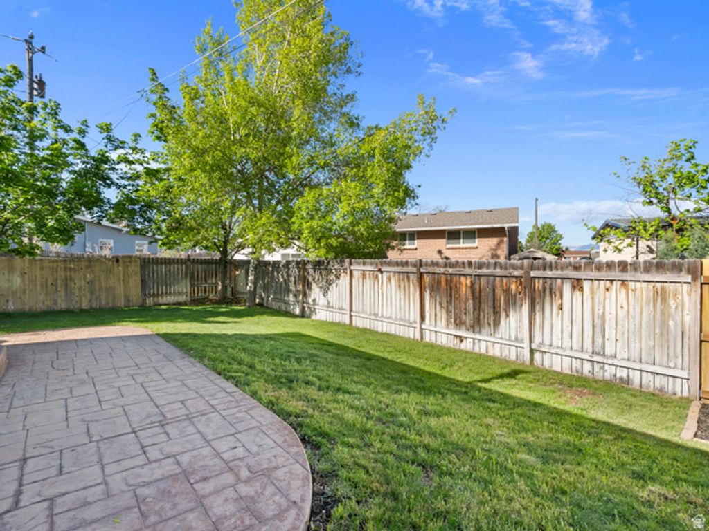 Image 23 of property listing at 2188 E UNION BLVD #B, Cottonwood Heights, UT 84121